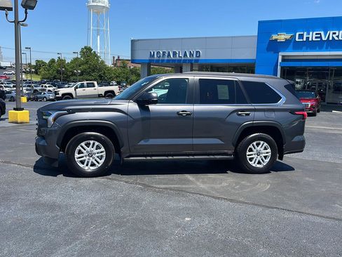 Used 2025 Toyota Sequoia SR5 AWD/4WD image 2