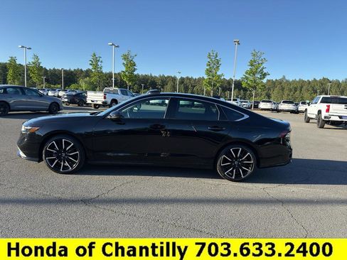Used 2024 Honda Accord Touring image 4