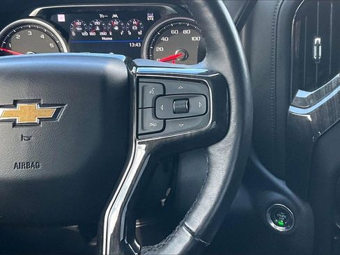 Used 2019 Chevrolet Silverado 1500 High Country image 18