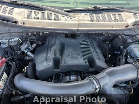 Used 2018 Ford F150 Lariat w/ Equipment Group 502A Luxury AWD/4WD image 16