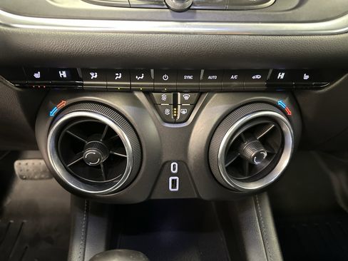 Used 2019 Chevrolet Blazer LT w/ Sun and Wheels Package image 32