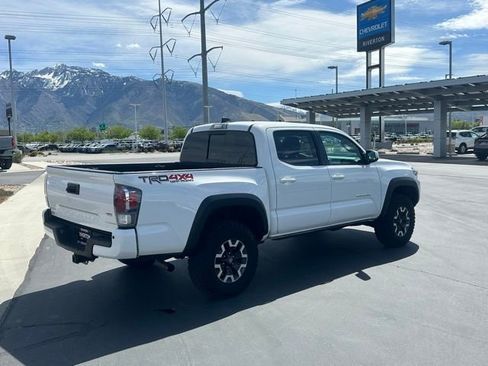 Used 2023 Toyota Tacoma TRD Off-Road w/ Technology Package AWD/4WD image 25