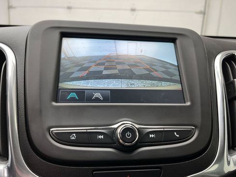 Used 2018 Chevrolet Equinox LT FWD image 5