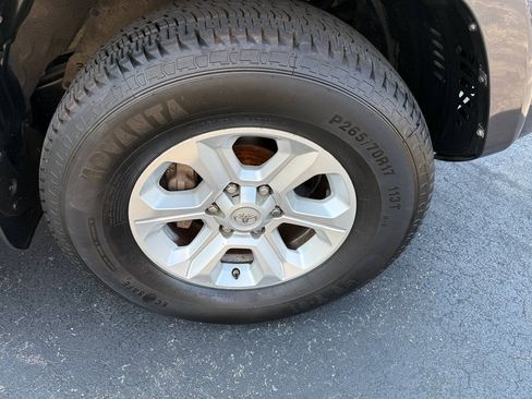 Used 2016 Toyota 4Runner SR5 AWD/4WD image 80