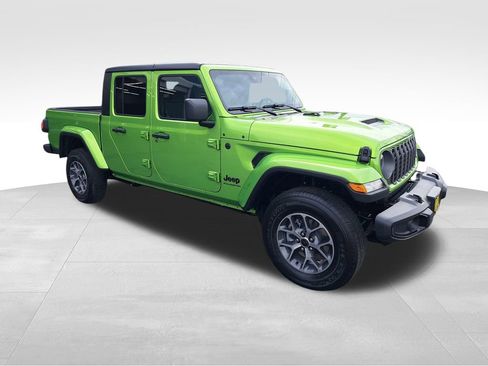New 2025 Jeep Gladiator Sport AWD/4WD image 3