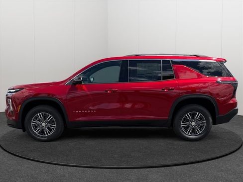 New 2026 Chevrolet Traverse LT FWD image 2