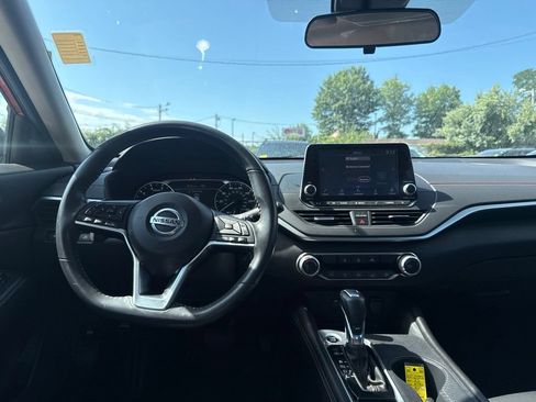 Used 2022 Nissan Altima 2.5 SR FWD image 23