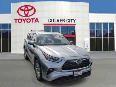 Used 2023 Toyota Highlander Limited
