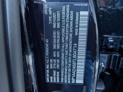 Certified 2026 Porsche Macan AWD/4WD image 29