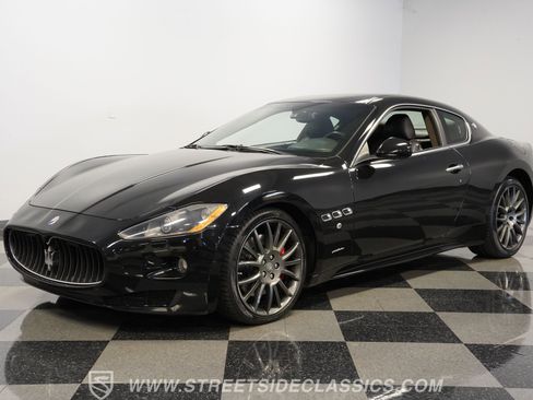 Used 2010 Maserati GranTurismo S RWD image 6