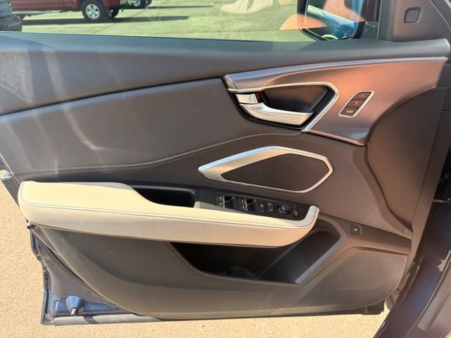 Used 2025 Acura RDX SH-AWD image 7