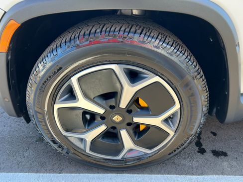 Used 2022 Rivian R1T Adventure image 14