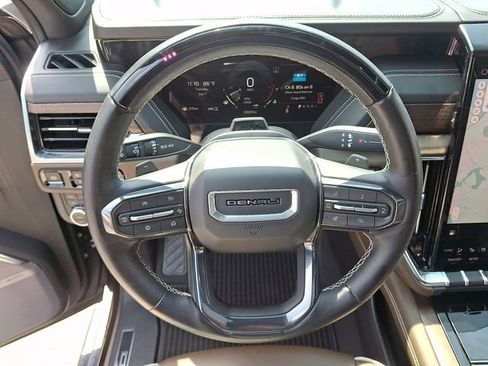 Used 2025 GMC Yukon Denali Ultimate AWD/4WD image 20