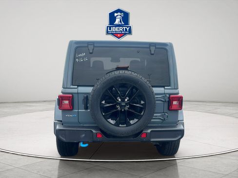 Used 2024 Jeep Wrangler Unlimited Sahara w/ Technology Group AWD/4WD image 9
