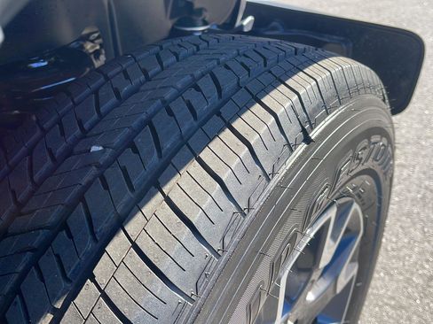 New 2026 Jeep Gladiator Sport AWD/4WD image 10