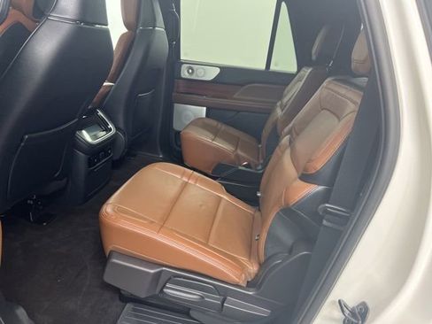 Certified 2023 Lincoln Navigator L Reserve AWD/4WD image 12