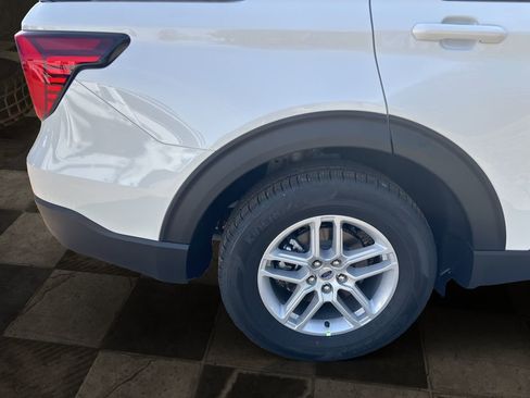 New 2026 Ford Explorer Active image 8