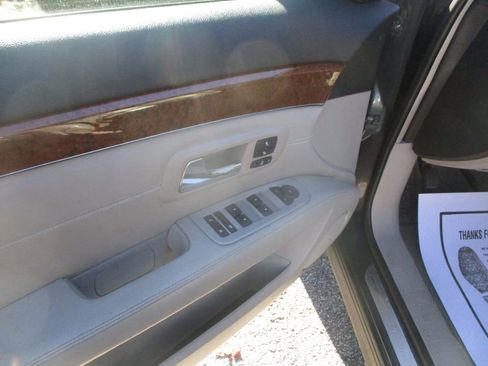 Used 2009 Cadillac SRX AWD w/ Third Row Seating Package image 8