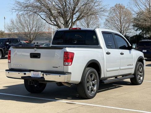 Used 2015 Nissan Titan SV w/ SV Value Truck Package image 4