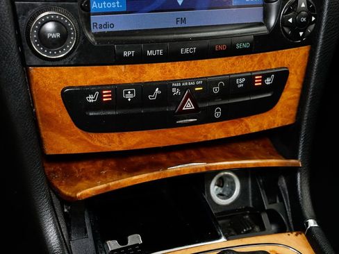 Used 2008 Mercedes-Benz E 350 4MATIC Sedan image 17