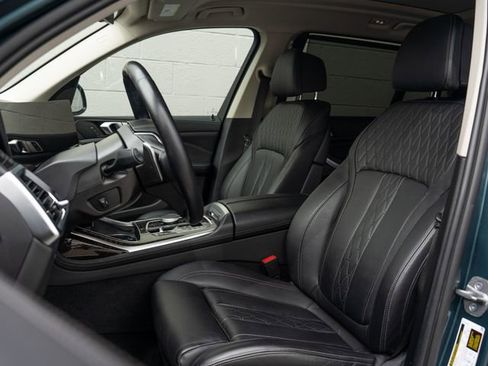 Used 2023 BMW X7 xDrive40i w/ Premium Package AWD/4WD image 5