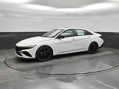 New 2026 Hyundai Elantra SEL Sport FWD image 1