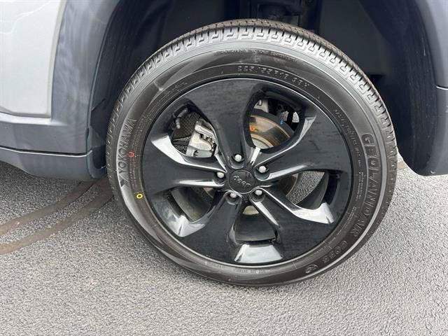 Certified 2019 Jeep Compass Latitude AWD/4WD image 9