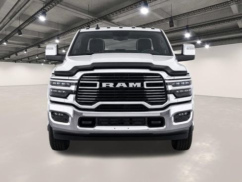 Used 2025 RAM 3500 Laramie AWD/4WD image 5