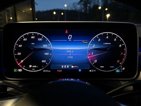 Used 2025 Mercedes-Benz C 300 4MATIC Sedan image 25