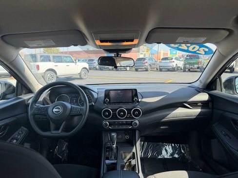 Used 2025 Nissan Sentra S image 9