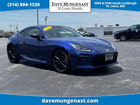 Used 2024 Toyota GR86 Premium RWD image 1