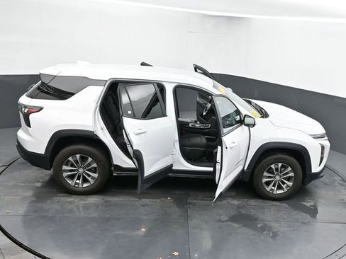 Used 2025 Chevrolet Equinox LT image 65