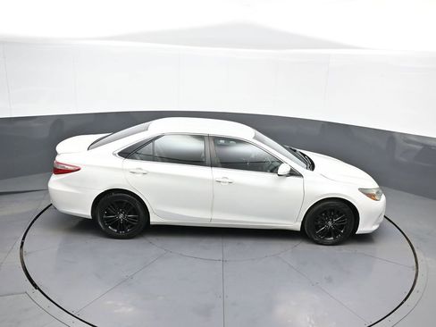 Used 2015 Toyota Camry SE image 35