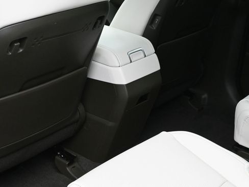 Used 2025 Hyundai Santa Fe Calligraphy image 31