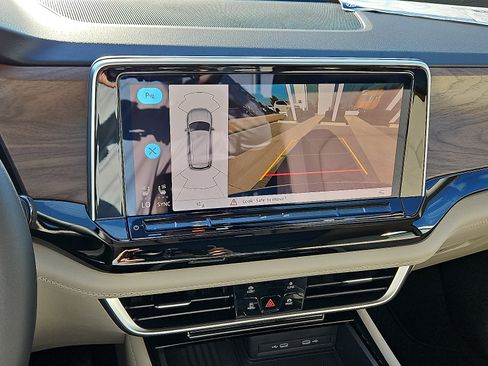 New 2026 Volkswagen Atlas SE image 16