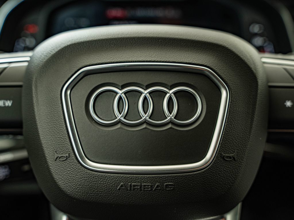 Used 2025 Audi Q7 3.0T Premium Plus w/ Premium Plus Package AWD/4WD image 23