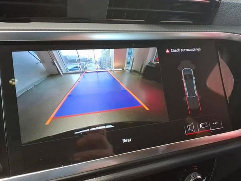 Certified 2025 Audi Q3 2.0T Premium w/ Convenience Package image 11