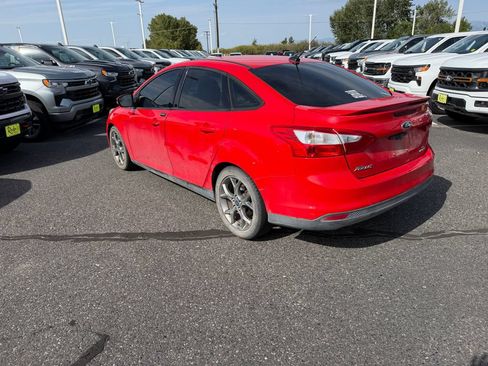 Used 2014 Ford Focus SE w/ Equipment Group 201A FWD image 2