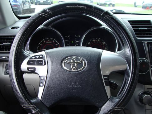 Used 2013 Toyota Highlander SE AWD/4WD image 13