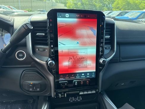 New 2026 RAM 2500 Laramie AWD/4WD image 12