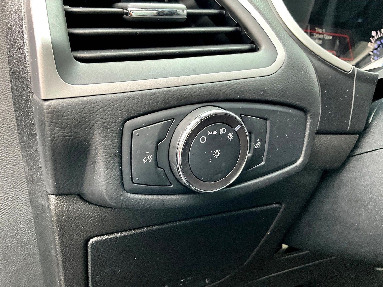Used 2018 Ford Edge SEL FWD image 37