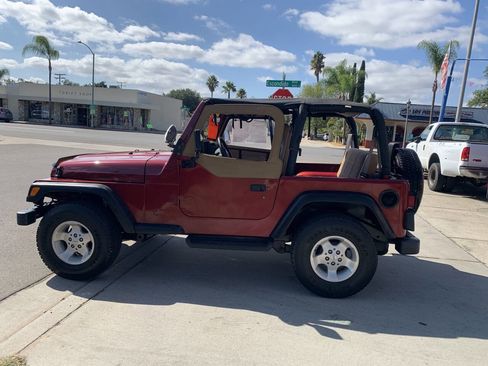 Used 1998 Jeep Wrangler SE image 1