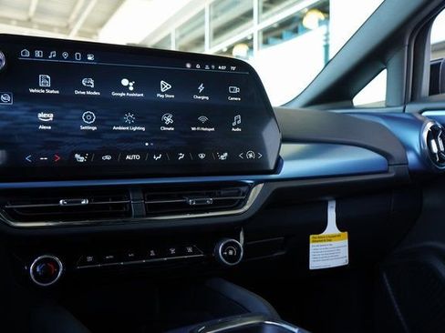New 2025 Chevrolet Equinox EV LT FWD image 20