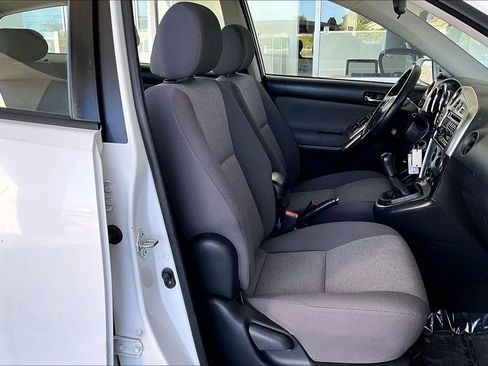 Used 2003 Toyota Matrix XR w/ Sport Pkg FWD image 29