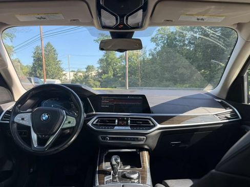 Used 2021 BMW X7 xDrive40i w/ Parking Assistance Package AWD/4WD image 17