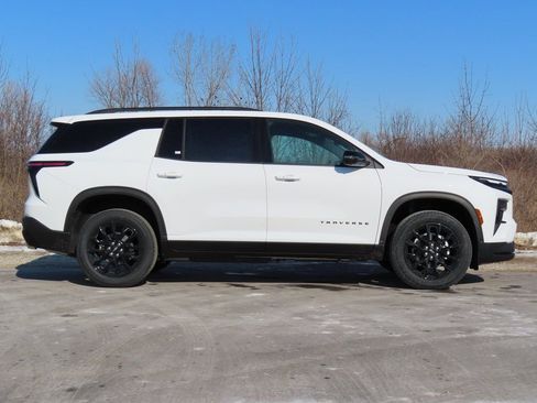 New 2026 Chevrolet Traverse LT w/ Midnight/Sport Edition AWD/4WD image 2
