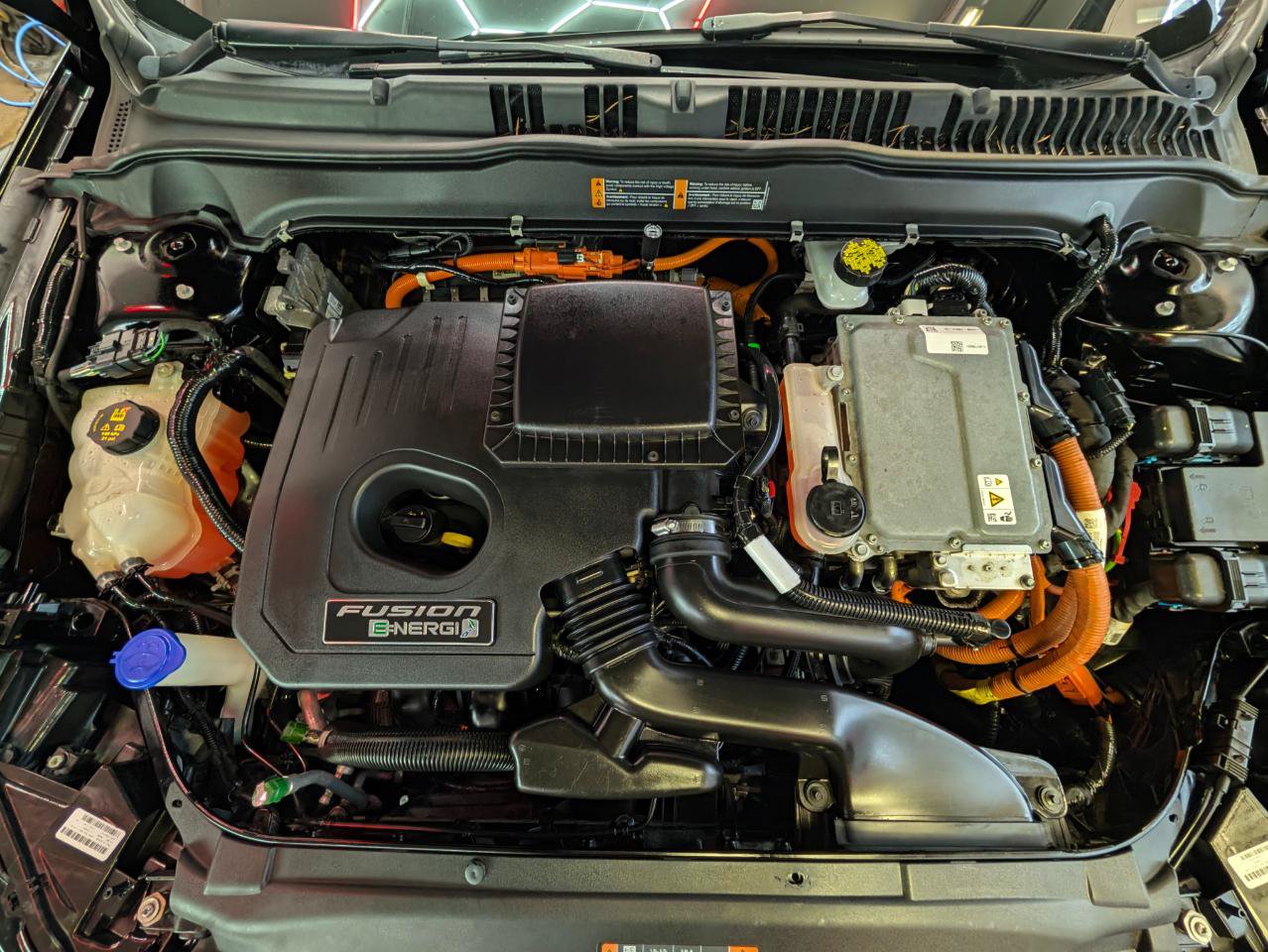 Used 2018 Ford Fusion Energi Titanium FWD image 15