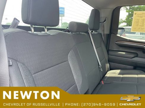 Used 2023 Chevrolet Silverado 1500 LT AWD/4WD image 25
