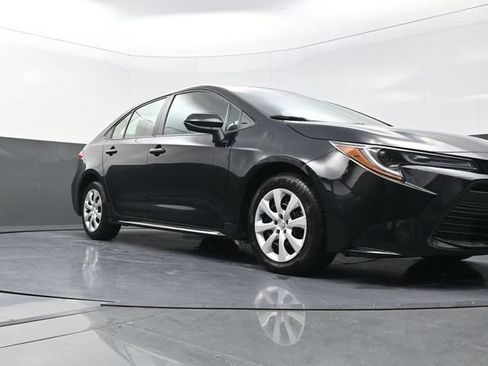 Used 2024 Toyota Corolla LE FWD image 31