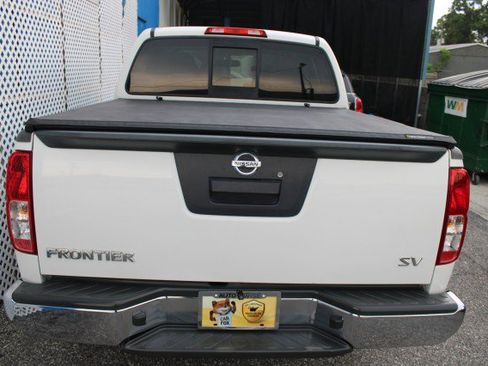 Used 2015 Nissan Frontier SV RWD image 8